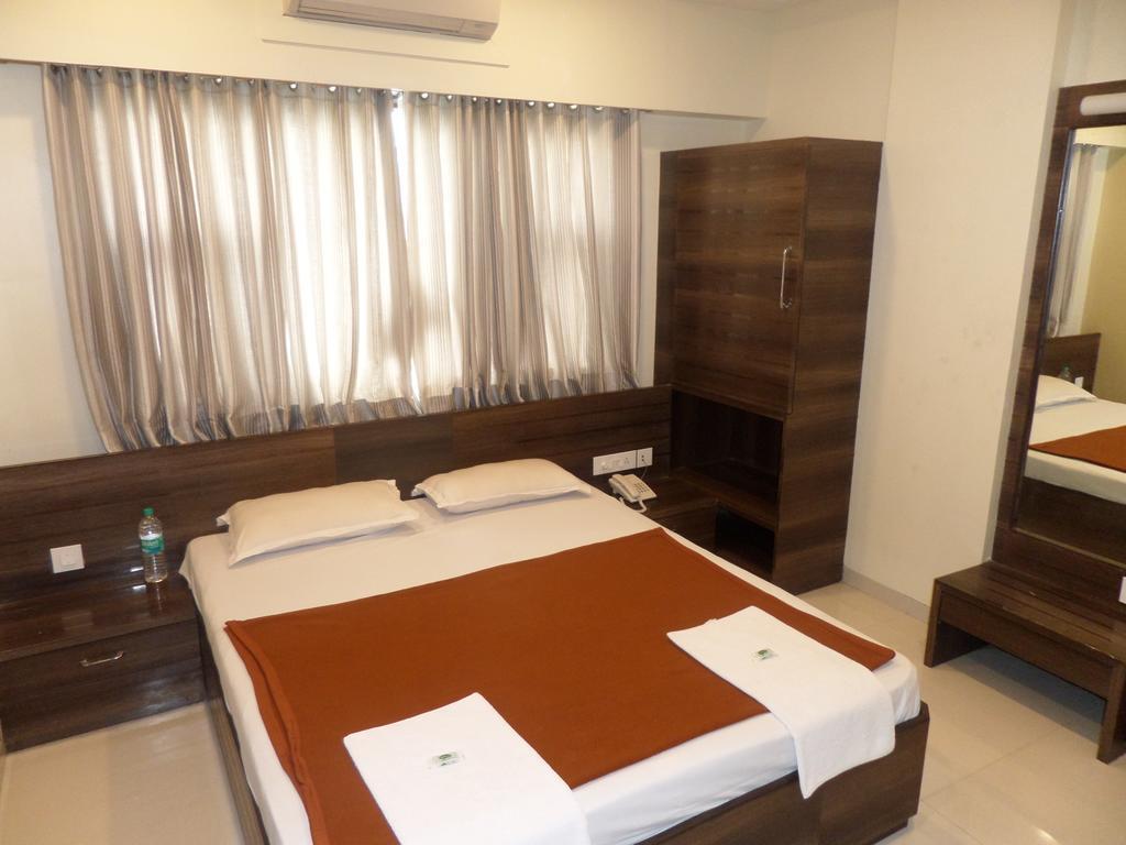 Sai Heera Residency Hotel Shirdi Habitación foto