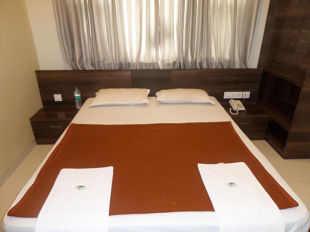 Sai Heera Residency Hotel Shirdi Habitación foto