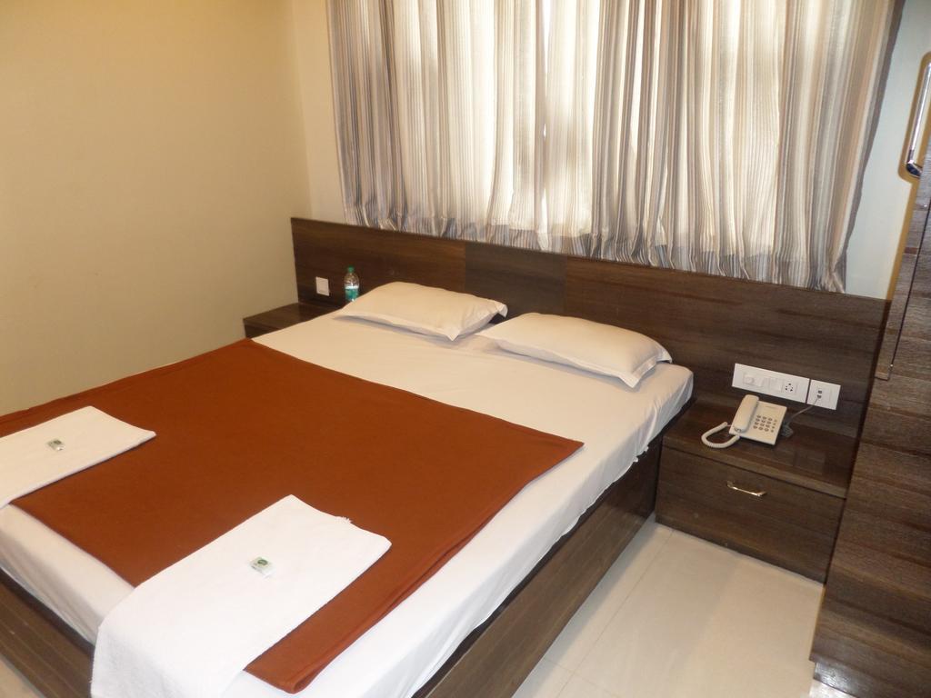 Sai Heera Residency Hotel Shirdi Habitación foto