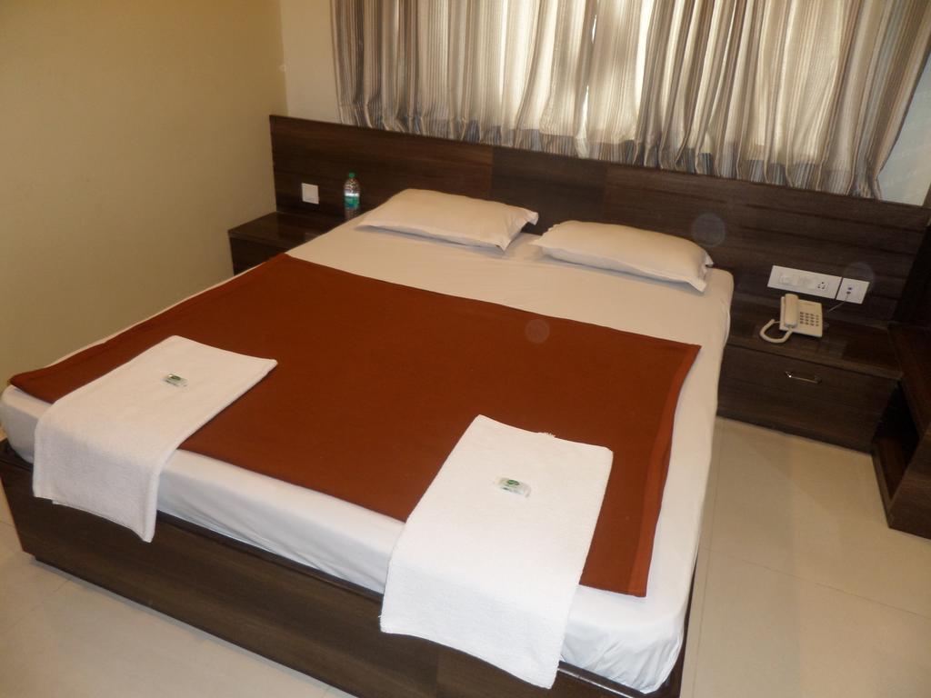 Sai Heera Residency Hotel Shirdi Habitación foto