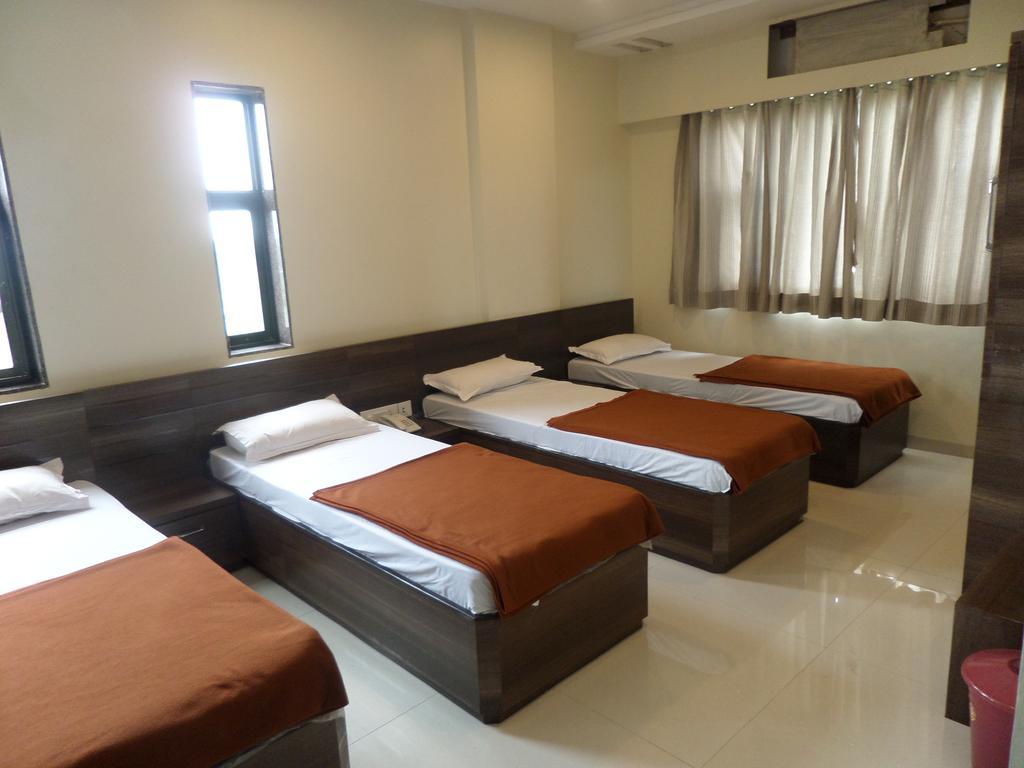 Sai Heera Residency Hotel Shirdi Habitación foto