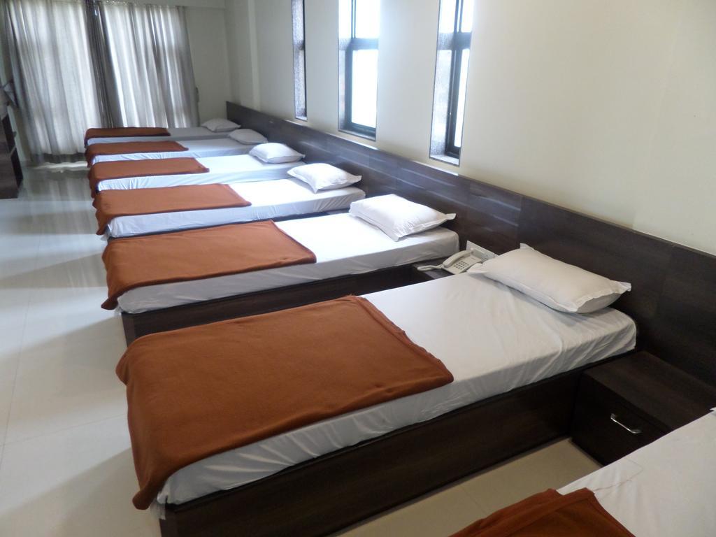 Sai Heera Residency Hotel Shirdi Habitación foto