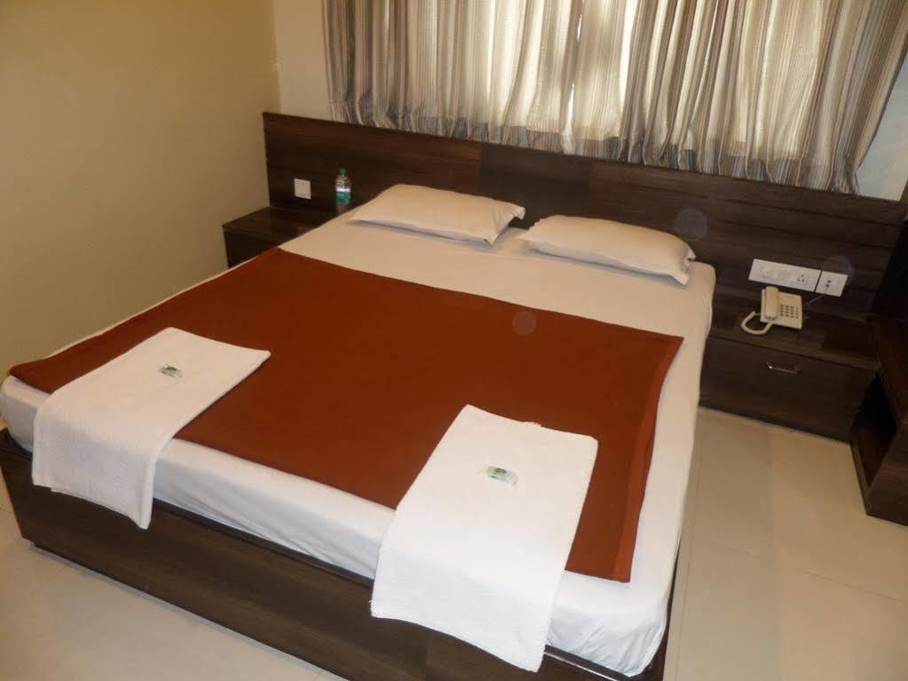 Sai Heera Residency Hotel Shirdi Exterior foto